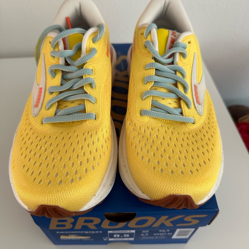 Brooks Adrenaline 24 Running in Limited Edition color, size 8.5 B